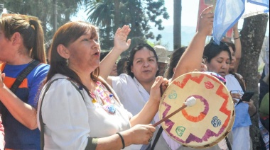 Los docentes jujeños marcharon contra los descuentos salariales impuestos por Morales