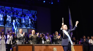 Osvaldo Jaldo juró como gobernador de Tucumán