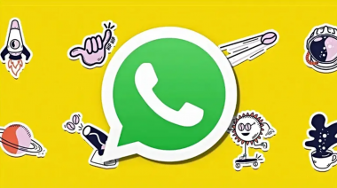 El nuevo editor de stickers empieza a llegar a WhatsApp: así se usa